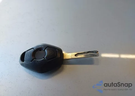 2004 BMW 325I z USA, uszkodzony, nr VIN WBAEV33494KR31241